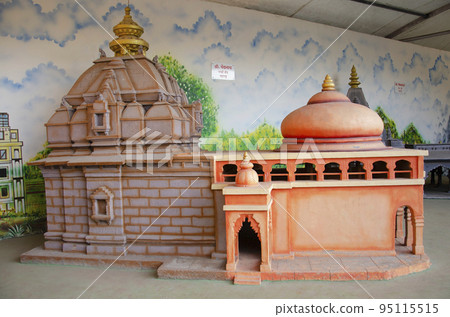 Miniature replica of One of the 12 Jyotirlingas in Someshwar Wadi Temple, Baner, Pune, Maharashtra Miniature replica of One of the 12 Jyotirlingas in Someshwar Wadi Temple, Baner, Pune, Maharashtra 95115515