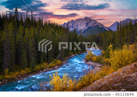 Sunset above Evelyn Creek and Colin Range in Jasper National Park, Canada 95115649