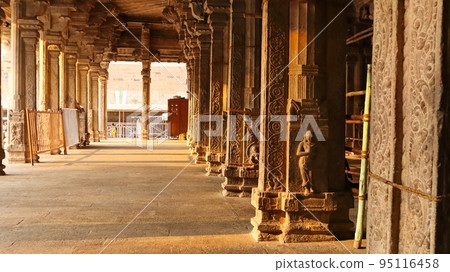 Evening View of Sriranga Vilasa Mandapam, Ranganathaswami Temple, Srirangam, Trichy, Tamilnadu, India. 95116458