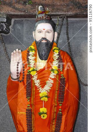 Shri Veertapasvi Panchmukhi Parmeshwar Maharaj Statue, Akkalkot Rd, Solapur, Maharashtra, India 95116790
