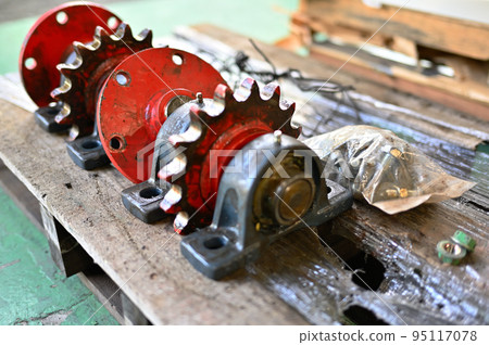 Manufacturing industry manufacturing equipment factory bearing unit sprocket parts replacement equipment maintenance 95117078
