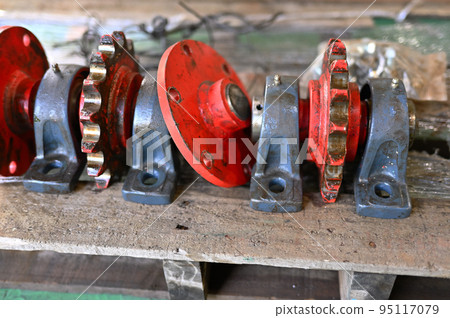 Manufacturing industry manufacturing equipment factory bearing unit sprocket parts replacement equipment maintenance 95117079