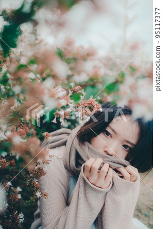 鮮花和婦女 95117377