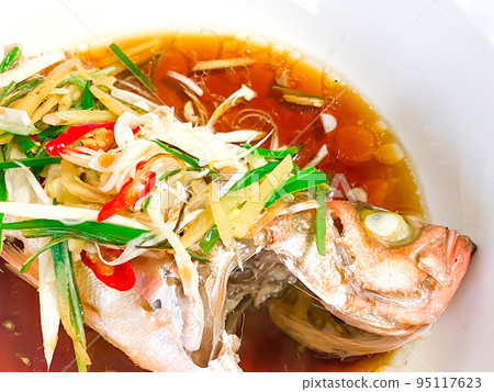 Chinese home cooking, steamed fresh fish (Chinese-style steamed rockfish) 95117623