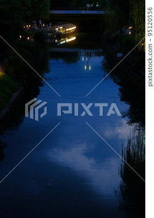 Fushimi's sake brewery floating in the light 95120556