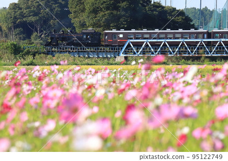 真岡鐵道「益子町的宇宙場和蒸汽機車真岡」 95122749