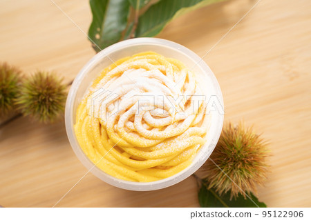 秋季甜點奶油栗子勃朗峰 95122906