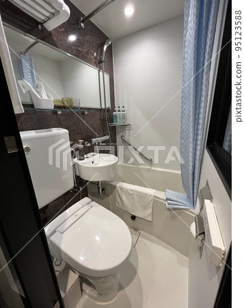 商務酒店裝修後的浴室 95123588