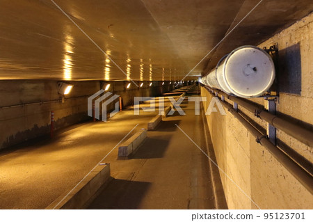 Takanawa Bridge Overpass [Taken in February 2020 in Takanawa, Minato-ku, Tokyo] 95123701