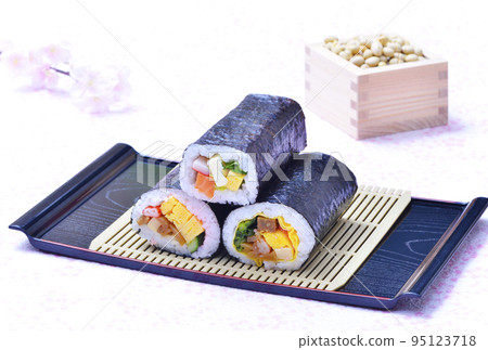 Eho-maki seaweed roll sushi rolls and Fukumame Setsubun image material 95123718