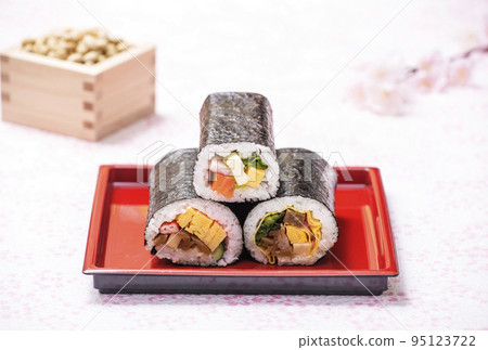 Eho-maki seaweed roll sushi rolls and Fukumame Setsubun image material 95123722
