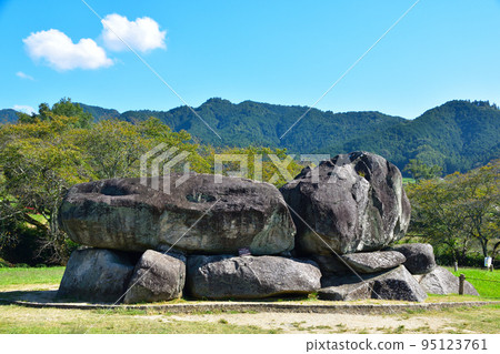 Asuka Village Ishibutai Tomb 95123761