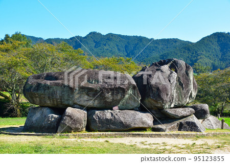 Asuka Village Ishibutai Tomb 95123855