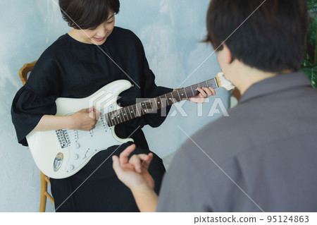 吉他課堂課程 吉他課堂課程 95124863