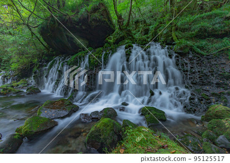 Mototaki Fushiryumizu Falls 95125517