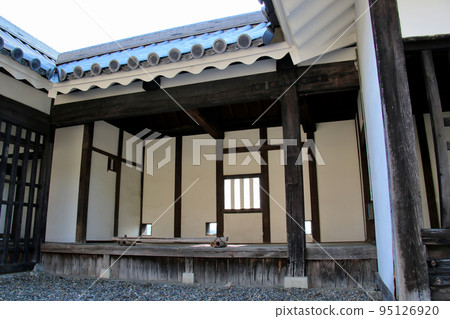 At the main keep of Fukuchiyama Castle At the main keep of Fukuchiyama Castle 95126920