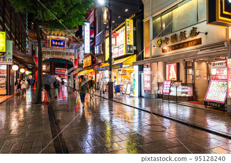 "Kanagawa Prefecture" Yokohama Chinatown / night view after rain 95128240