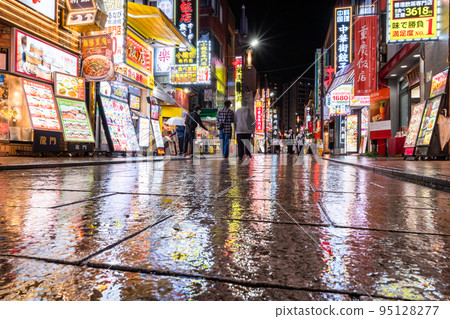 “神奈川縣”橫濱中華街/雨後夜景 95128277
