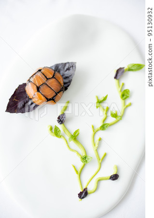 Beautiful haute cuisine dish Beautiful haute cuisine dish 95130932