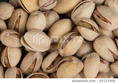 Roasted fresh open pistachios 95133900