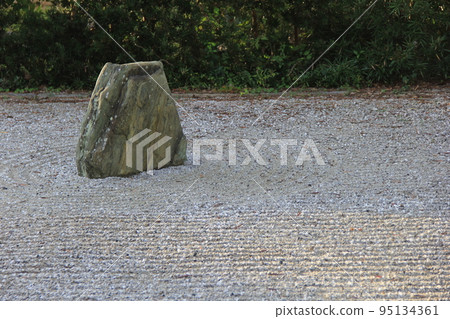 枯山水/日本庭園的一部分 95134361
