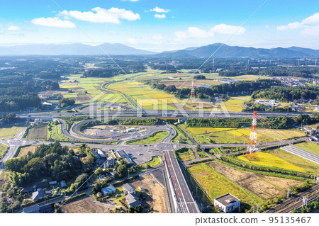 Ishioka Omitama Smart IC on the Joban Expressway and the Ibaraki Airport access road* in front (Ishioka City, Ibaraki Prefecture) Ishioka Omitama Smart IC on the Joban Expressway and the Ibaraki Airport access road* in front (Ishioka City, Ibaraki Prefecture) 95135467
