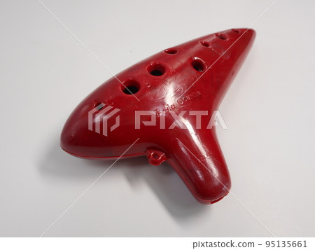red ocarina 95135661
