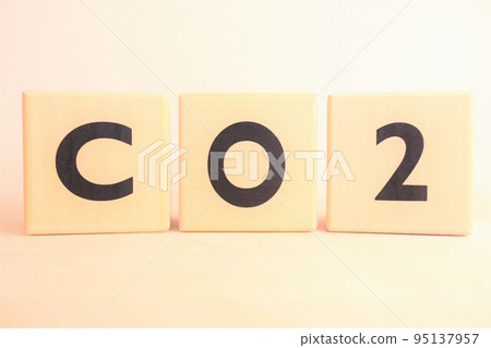 CO2 (二氧化碳) 木製字母塊 95137957