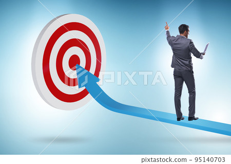 Businessman aiming for the success 95140703