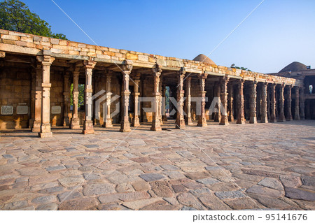 Qutub Minar 95141676