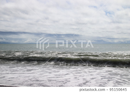 Waves to beat on the coast 95150645
