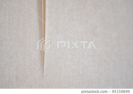 Image of peeled wallpaper (renovation image) 95150699