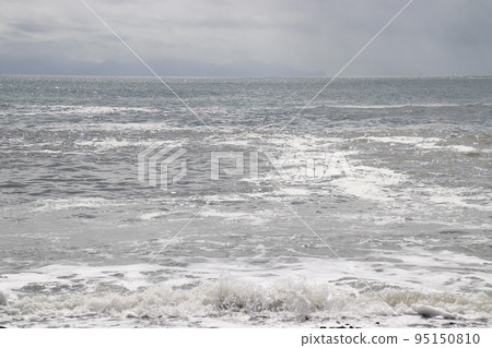 Waves to beat on the coast Waves to beat on the coast 95150810