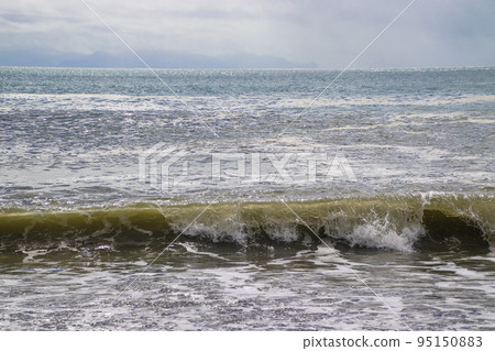 Waves to beat on the coast Waves to beat on the coast 95150883