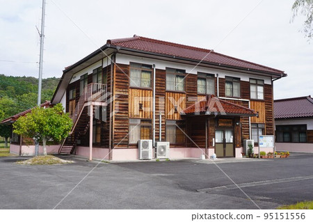 北醒民俗博物館是位於岡山縣久米郡三崎町的複古公共博物館。 北醒民俗博物館是位於岡山縣久米郡三崎町的複古公共博物館。 95151556