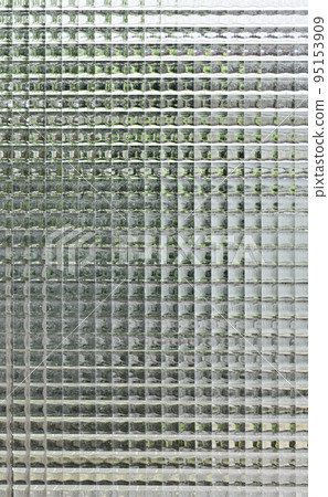 smoked glass. A material that prevents the inside from being seen. 95153909