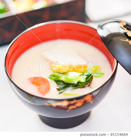 Ozoni is one of the standard New Year's breakfast dishes [ New Year's image ] 95154684