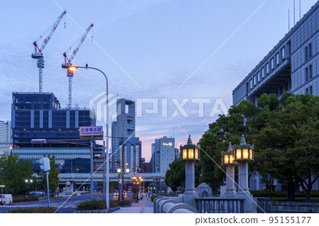 Morning view from Yodoyabashi, Osaka [Goraiko Cafe] Early October 95155177