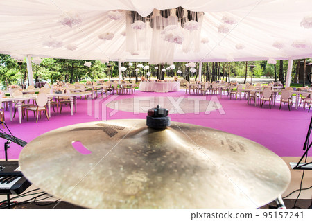 Banquet hall for a wedding with a white dome Banquet hall for a wedding with a white dome 95157241