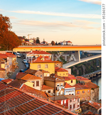 Ponte Infante cityscape sunset Porto Ponte Infante cityscape sunset Porto 95160377
