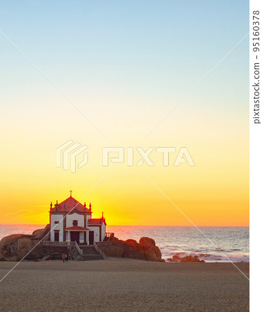 Capela Senhor Pedra sunset ocean 95160378