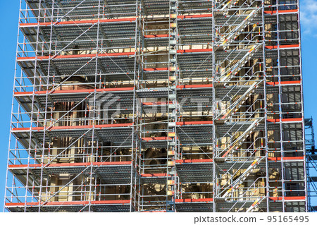 Giant scaffolding 95165495