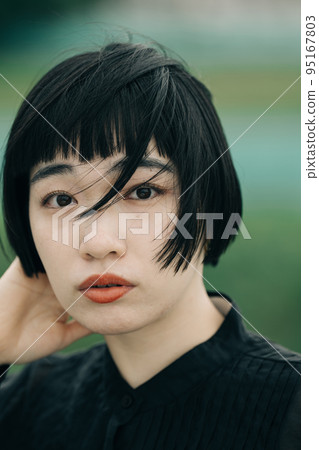 Black hair short hair woman portrait natural beauty 95167803
