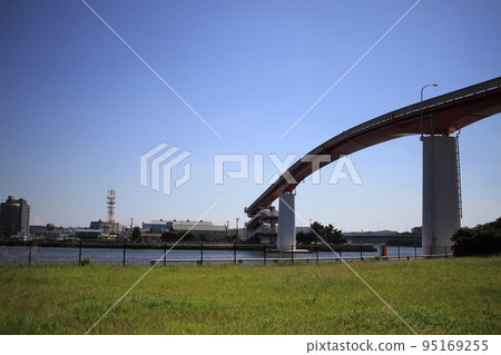 從木更津市中之島公園看到的中之島橋 從木更津市中之島公園看到的中之島橋 95169255
