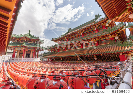 Taiwan, Kaohsiung, Sanfong Temple 95169493