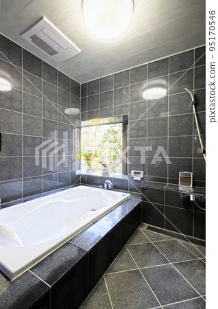 Clean bathroom　 95170546