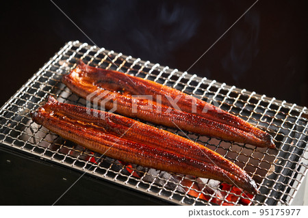 炭烤鰻魚燒 炭烤鰻魚燒 95175977