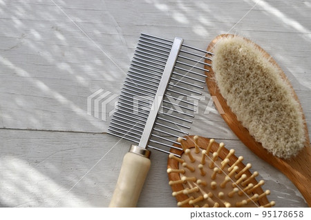 寵物美容刷組:寵物護理刷和梳子 寵物美容刷組:寵物護理刷和梳子 95178658