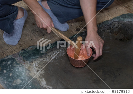 工匠手工藝品 傳統銅器製作 工匠手工藝品 傳統銅器製作 95179513