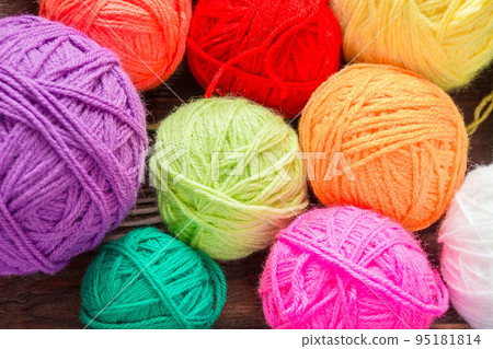 knitting needles with a ball knitting needles with a ball 95181814